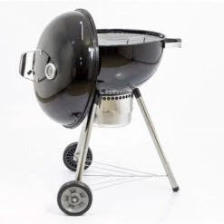 Mastercook - Barbecue A Carbonella Diametro Griglia 57 Cm, Barbecue Con Ruote E Coperchio, BBQ A Carbone Dotato Di Termometro E Sistema Raccogli Cenere, Altezza Griglia Da Terra 78 Cm Nero -Barbecue Forniture Negozio 14864725 5